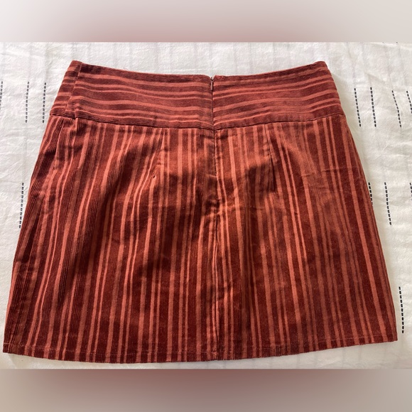 Forever 21+ Mini skirt - Picture 2 of 3